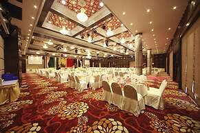 Ruean Phae Royal Park Hotel