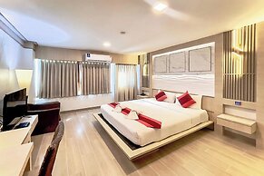 Ruean Phae Royal Park Hotel