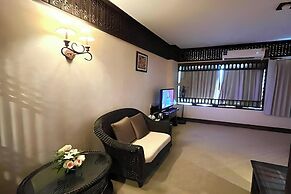 Ruean Phae Royal Park Hotel