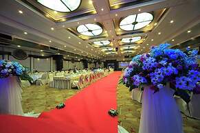 Ruean Phae Royal Park Hotel