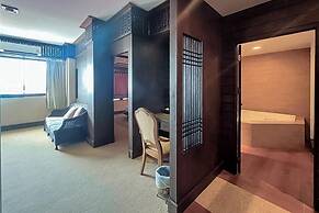 Ruean Phae Royal Park Hotel