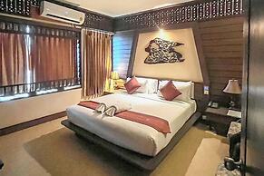 Ruean Phae Royal Park Hotel
