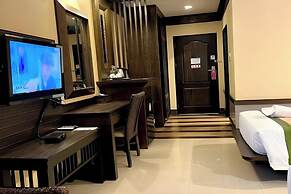 Ruean Phae Royal Park Hotel