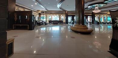Ruean Phae Royal Park Hotel