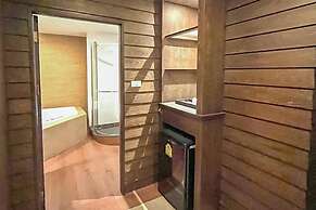 Ruean Phae Royal Park Hotel