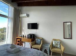 Three Rivers Lodge