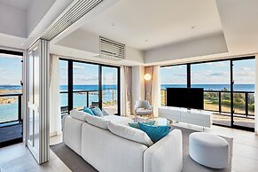 Hotel Shigira Mirage Beach Front