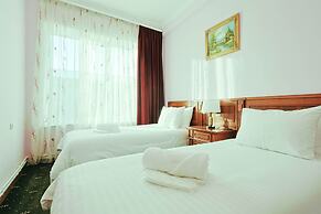 Lalaner Hotel