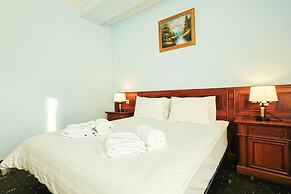Lalaner Hotel