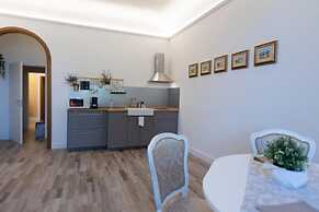 LC41 Suites