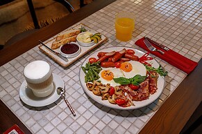 LEV Lifestyle Hotel - Maestro
