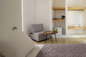 Elia Pyrgos Suites