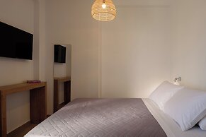 Elia Pyrgos Suites