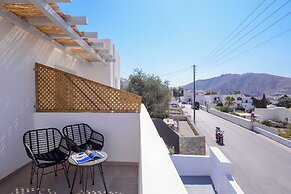 Elia Pyrgos Suites