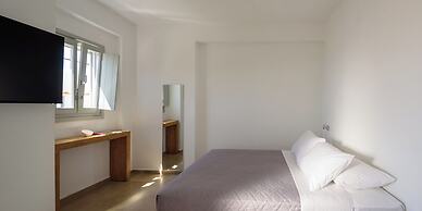 Elia Pyrgos Suites