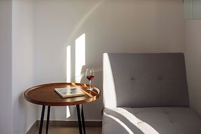 Elia Pyrgos Suites