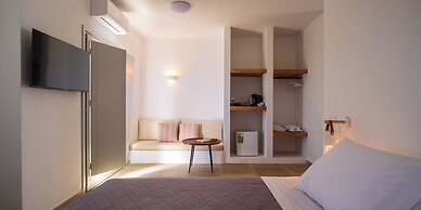 Elia Pyrgos Suites