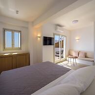 Elia Pyrgos Suites