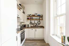 Contemporary Victorian Studio