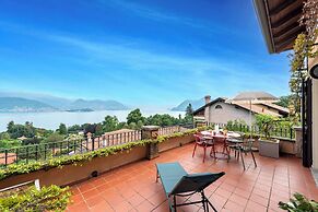 Il Dipinto Sul Lago Stresa Center