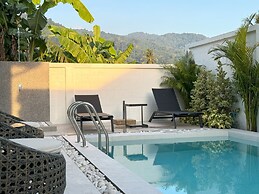 Deluxe Kamala pool villa with maid