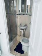 Cozy Studio Retreat in Mitcham