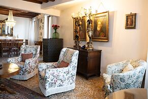 Casa Allegra by Ca-sa Check