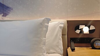 Crowne Plaza Shanghai Snow World by IHG