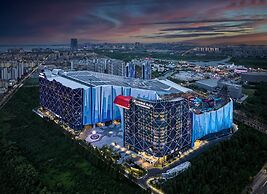 Crowne Plaza Shanghai Snow World by IHG