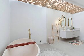 Luxurious Mediterranean Villa In Canggu Oasis