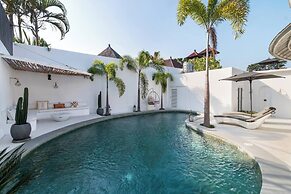 Luxurious Mediterranean Villa In Canggu Oasis