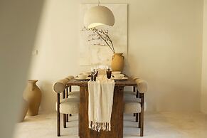Romantic Tropical Villa Sawa  Pererenan