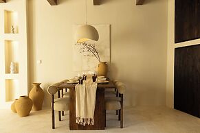 Romantic Tropical Villa Sawa  Pererenan