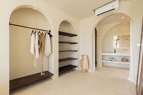 Romantic Tropical Villa Sawa  Pererenan