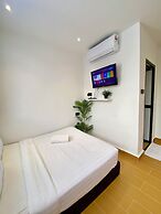 The 6N by Sky Hive