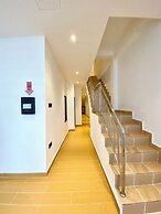 The 6N by Sky Hive