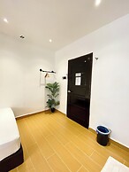 The 6N by Sky Hive