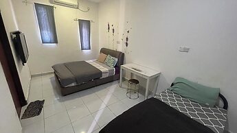 OYO 91026 M&H Hotel 2
