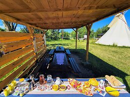 Teepee Camp Lounky