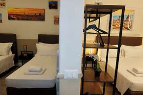 El Roy Garden Rooms