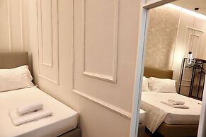 El Roy Garden Rooms