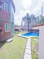 New Family House. Pool & BBQ Area