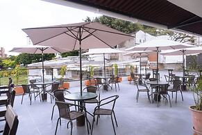 Tuki Hostel & Lounge