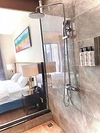 Halo Bay Retreat