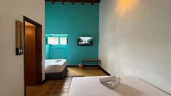 Traveler Hostel