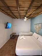 Traveler Hostel