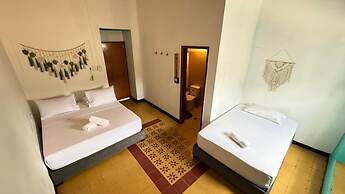 Traveler Hostel