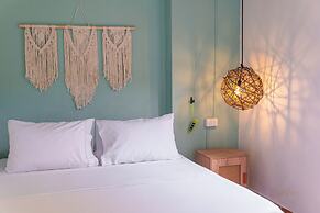 Traveler Hostel