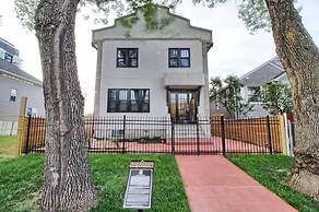 New Dt Apartment Walk To All