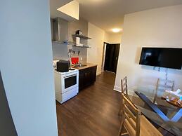 New Dt Apartment Walk To All